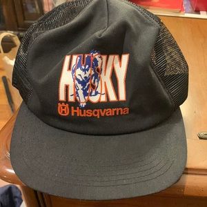 Vtg SnapBack cap black husky husqvarne